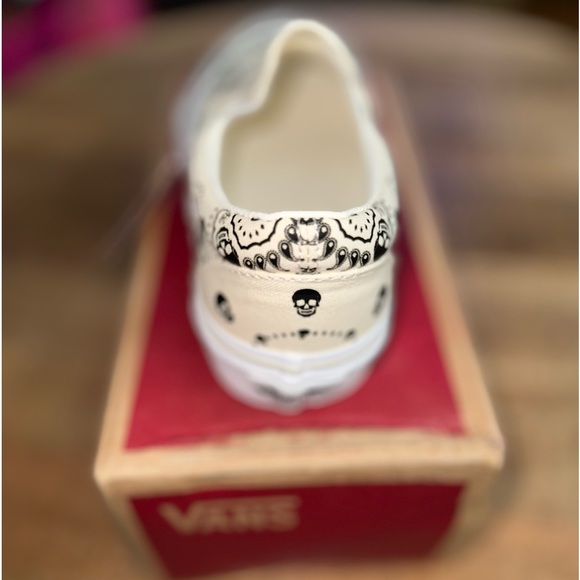 Vans Bandana Classic Slip On Day of the Dead Skulls - Picture 3 of 6